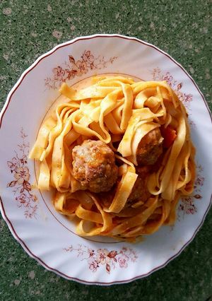 Foto principal de Pasta fresca con albóndigas