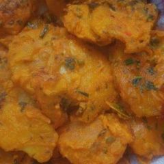 A picture of Bhajia/ Viazi Karai.