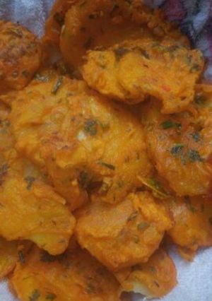 A picture of Bhajia/ Viazi Karai.