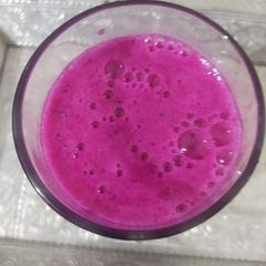 A picture of Dragonfruit mojito.