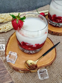 Foto resep Korean Strawberry Milk🍓🍓
