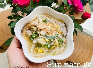Hình của món Súp nấm gà óc heo.