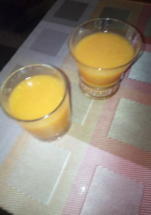 A picture of Mix of mango en water Mellon smoothie#author marathon.