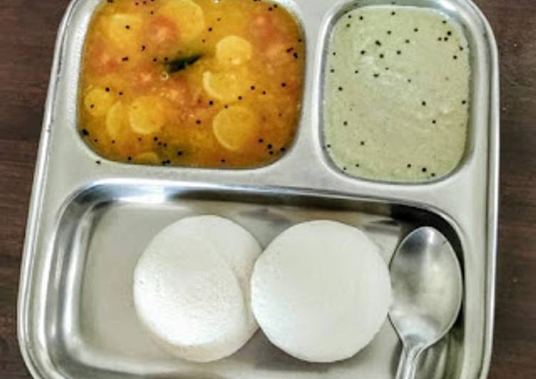 Idli sambhar chutney