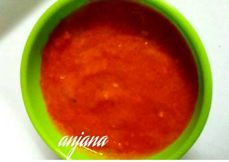 Recipe of Speedy Red chilli garlic sauce