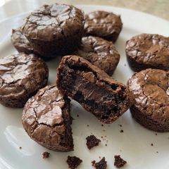 A picture of Crackly Brownie Bites with Fudgy Centers.