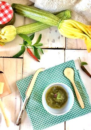Foto di Confettura di zucchine piccante e menta romana