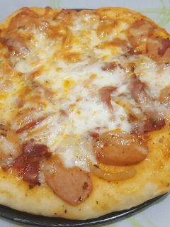 Foto resep Pizza cheesy mozarella smoked beef n sosis