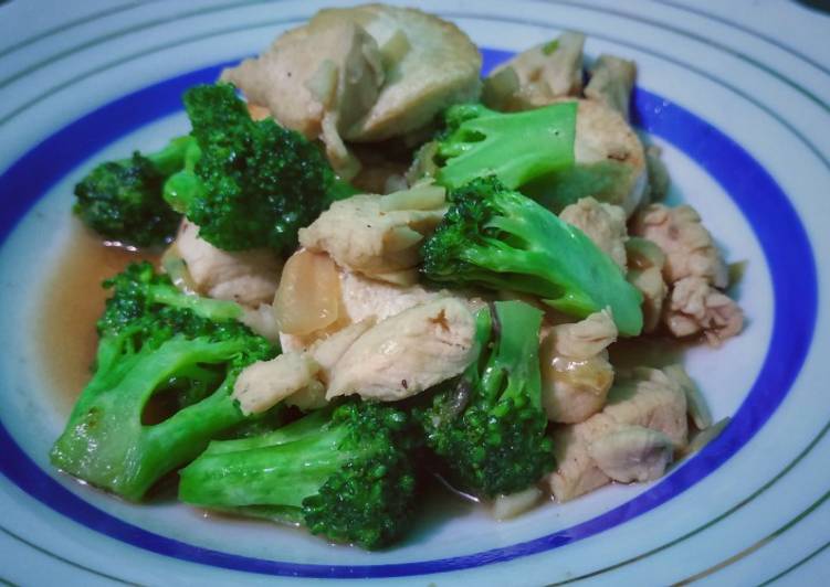 Rahasia Menyiapkan Tumis brokoli ayam 5 menit yang Bisa Manjain Lidah!