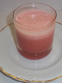 Una foto de Jugo de fresas blancas