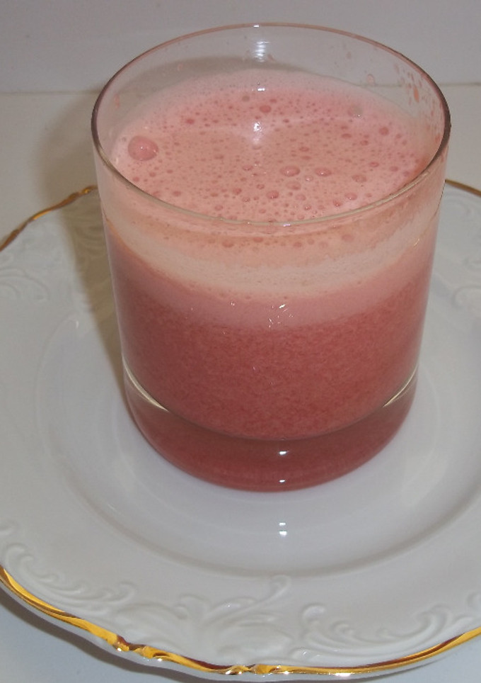 Una foto de Jugo de fresas blancas