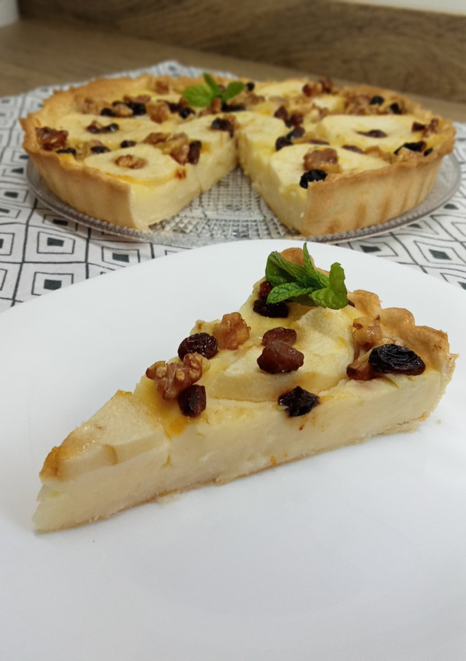 Una foto de Tarta de manzana y crema de vainilla