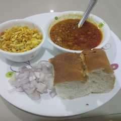 A picture of Mishal pau.