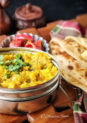 A picture of Shalgam ka saag/ Turnip saag.