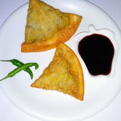 A picture of Punjabi samosa.