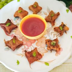 A picture of Eid special vegetable tasty chatpata Mini samosas.