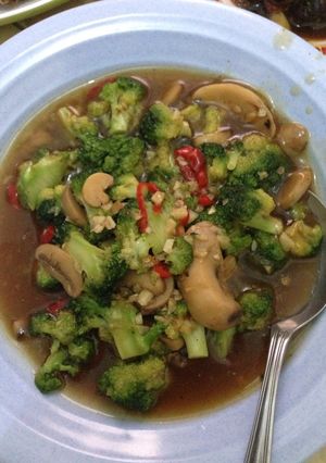 Foto resep Tumis brokoli jamur