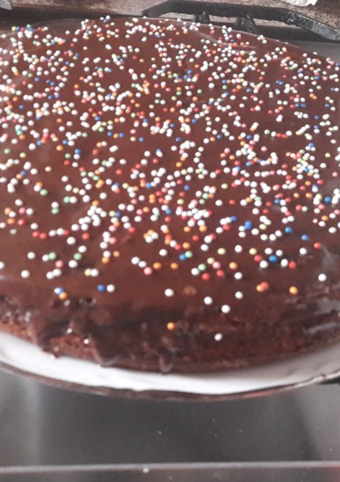 Una foto de Bizcocho de chocolate bañado de chocolate
