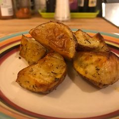 Garlic roasted red potatoes A picture of Garlic roasted red potatoes.