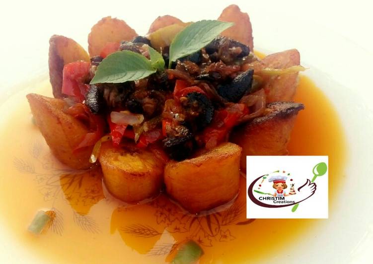 Fried plantain with periperi snail