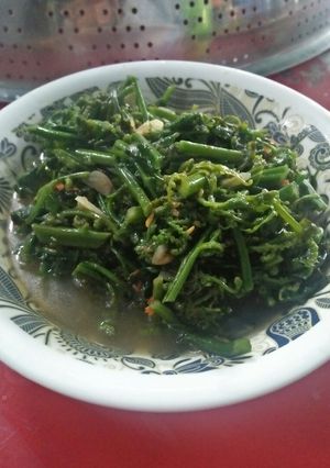 Foto resep Tumis pakis terasi favorit keluarga