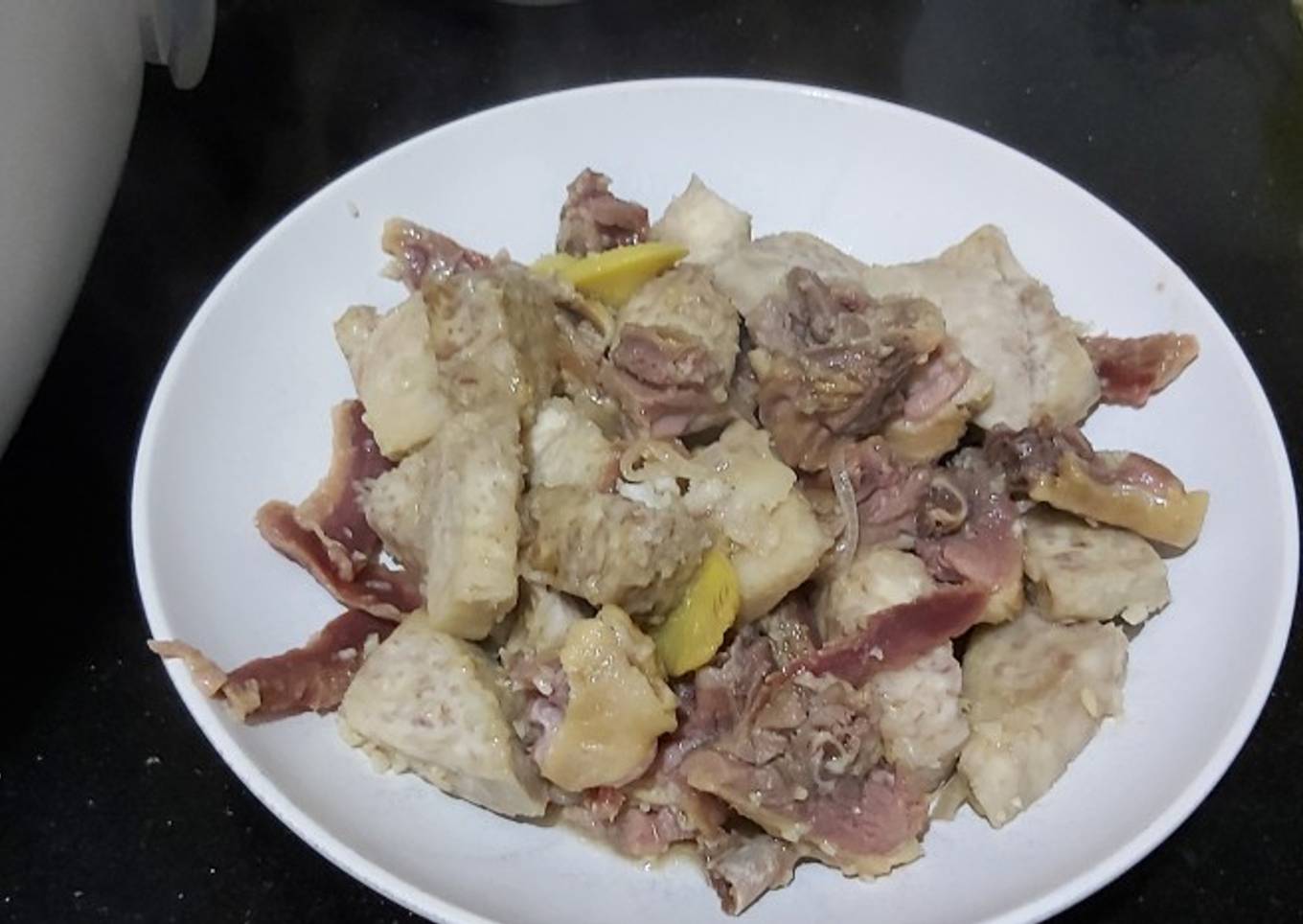 Bebek asin ungkep talas