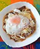Chilaquiles con tortilla azul