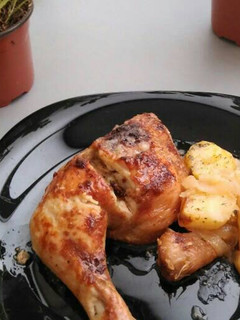 Una foto de Pollo a la mostaza con patatas