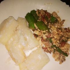 A picture of Eggs with veggies.