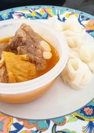 รูปของ สตูกระดูกอ่อนกับก๋วยเตี๋ยวเวียดนาม