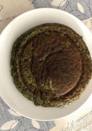 Una foto de Tortilla de alcachofas y espinacas