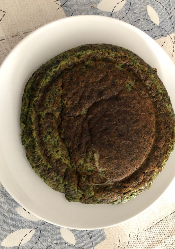 Una foto de Tortilla de alcachofas y espinacas