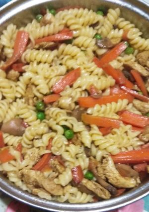 Fűszeres, zöldséges tészta recept fotója