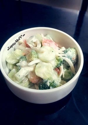 عکسی از دستور سالاد کلم بروکلی و خیار 🥦🥗