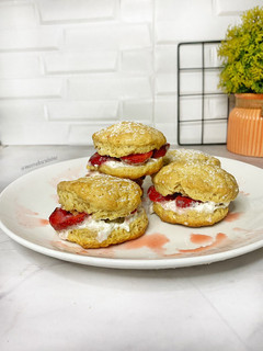 A picture of Strawberry shortcake.