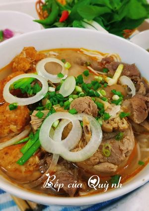 Hình của món Bún giò heo.