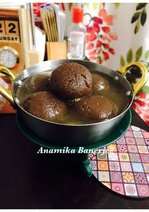 A picture of Chocogolla Chocolate Roshogolla Fusion Chocolate with Sponge Ros.