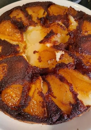 A picture of Pear Tatin Cake.