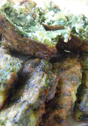 Una foto de Bocadillos de acelga y pescado