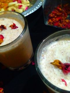 ठंडाई (Thandai recipe in hindi) रेसिपी मुख्य फोटो