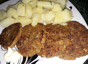 Una foto de Hamburguesas de Jurel con Papas