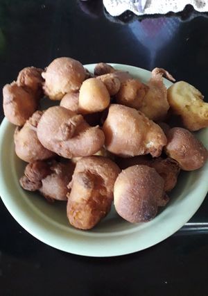 Una foto de Buñuelos con queso crema, jengibre y limón