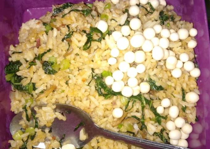 Resep Fried rice with anchovy and mustard green non Chili oleh Mommy ...