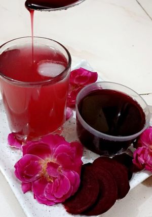 गुलाब का शर्बत (gulab ka sharbat recipe in Hindi) रेसिपी मुख्य फोटो