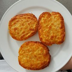 A picture of Parmesan & garlic bread.