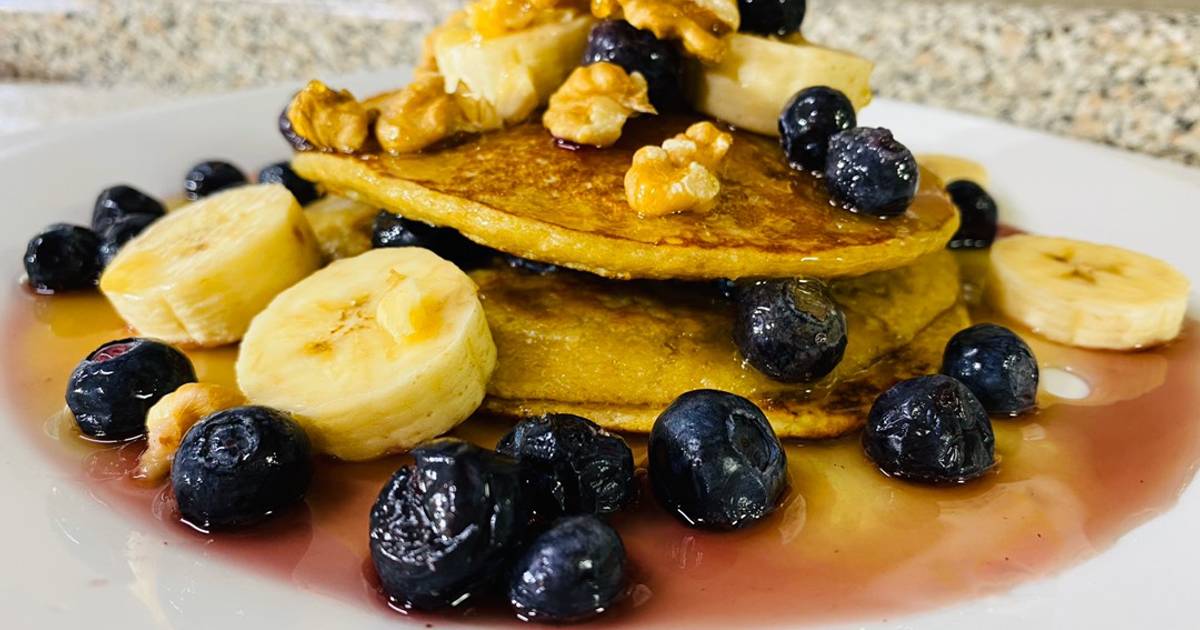 Panqueques de avena, plátano y arándanos Receta de Nicole Moller