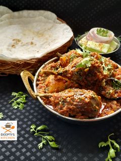 सुकट भरलेली वांगी (sukat bharleli Vangi Recipe in marathi) रेसिपी चे मुख्य फोटो