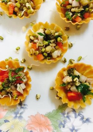 A picture of Healthy sprouts moong chat.