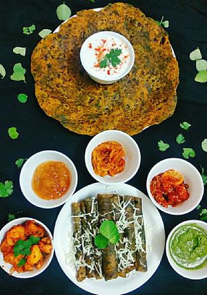 મેથી ની ભાજી ના શાક ના થેપલા (Methi Thepla Recipe in Gujarati) રેસીપી મુખ્ય ફોટો