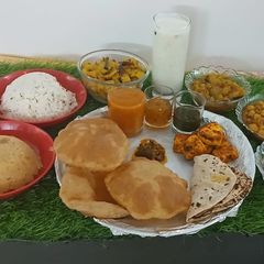 A picture of Punjabi thali (Chana mansala & More).